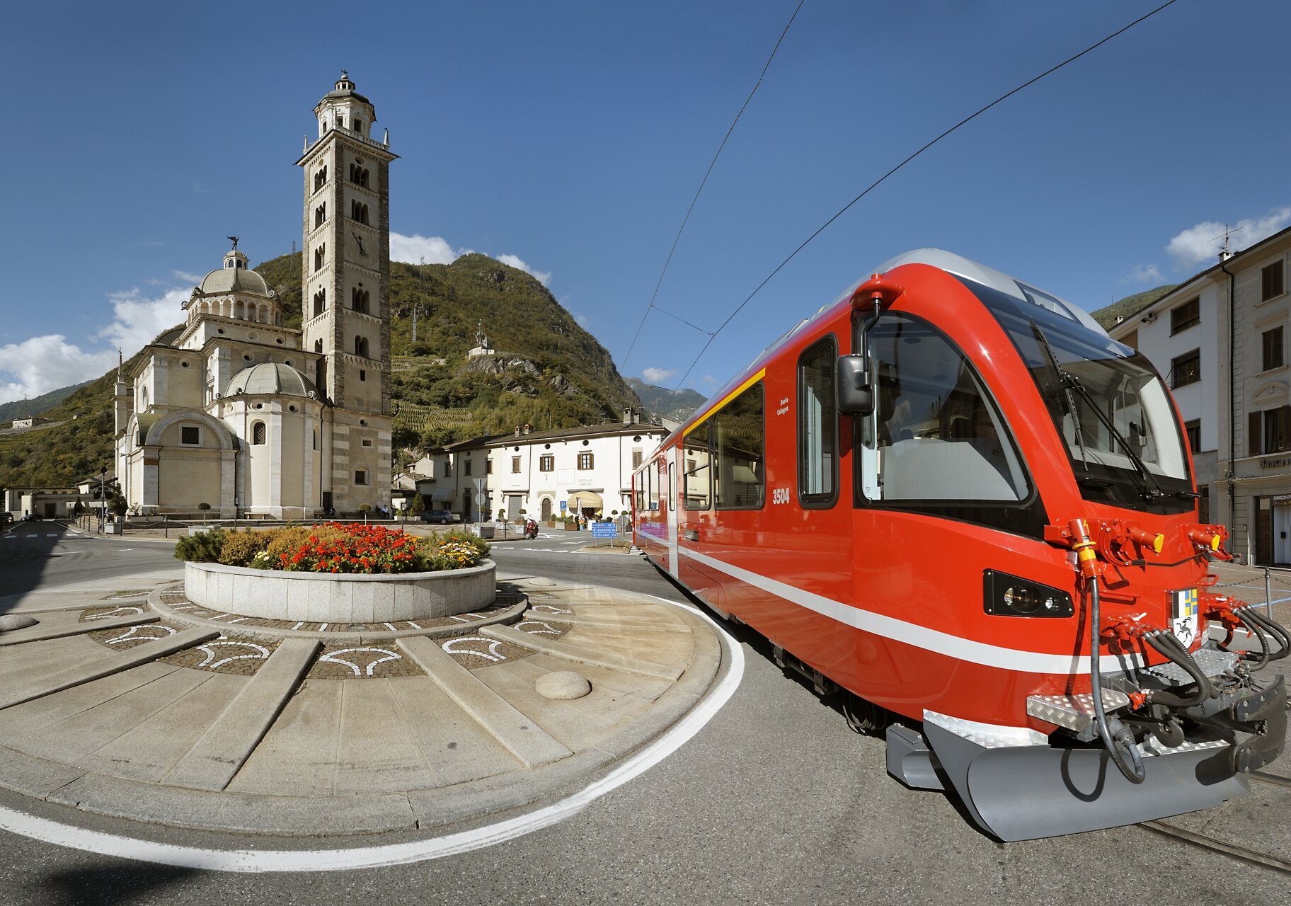 Trenino Rosso Del Bernina E Basilica Della Madonna Di Tirano   Ph. Ivan Previsdomini Trenino Rosso Del Bernina E Basilica Della Madonna Di Tirano   Ph. Ivan Previsdomini