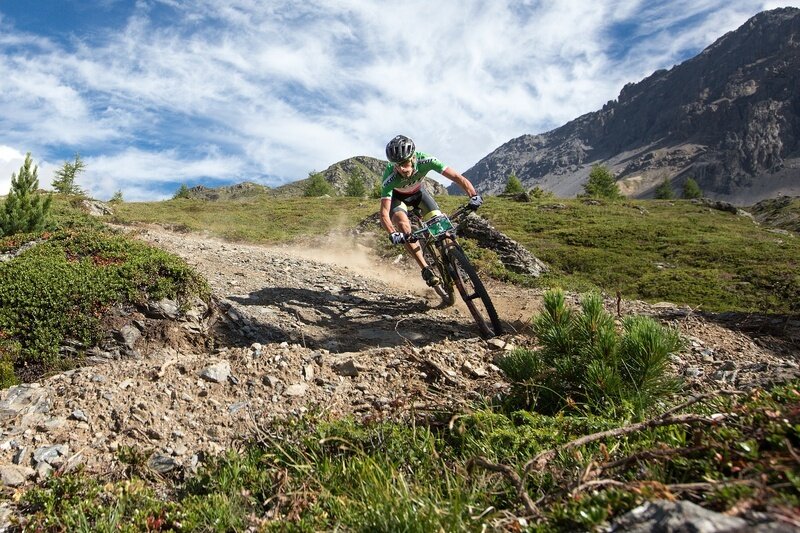 Adrenaline-fuelled descent! Adrenaline-fuelled descent!